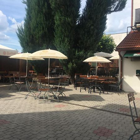 Apartman 3, Suvorovova 158 Cesky Brod Kültér fotó